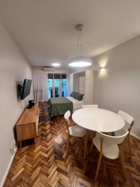 Modern and Cozy APT, WIFI HV, Spacious Kitchen